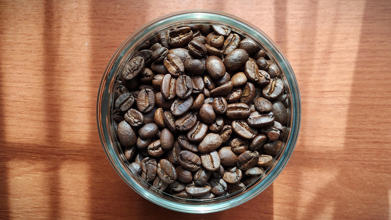 https://pixabay.com/photos/coffee-coffee-bean-single-origin-4529042/